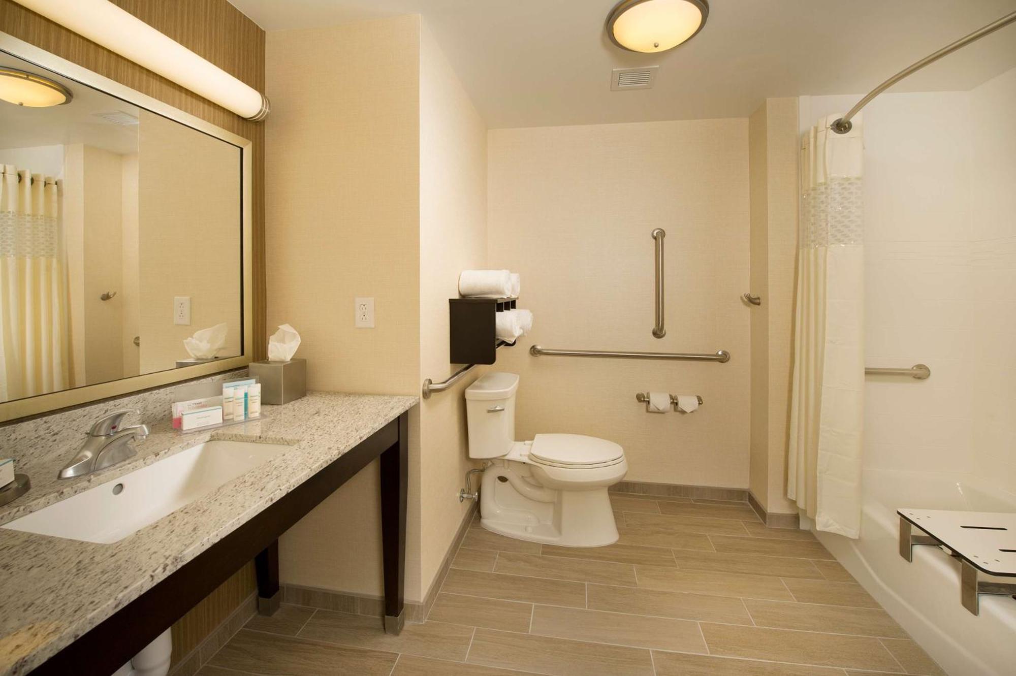Hampton Inn & Suites Baltimore/Woodlawn Εξωτερικό φωτογραφία